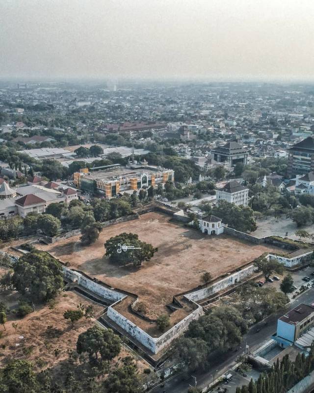 Benteng Vastenburg 5