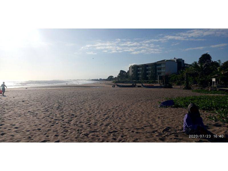 Indahnya Pantai Seminyak