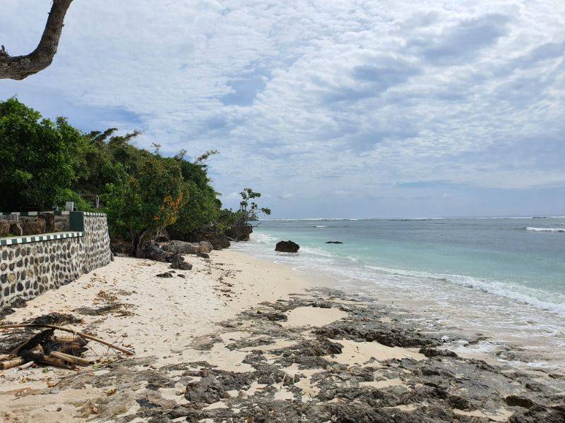 Keindahan Pantai Plengkung