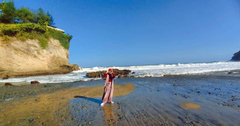 Keindahan Pantai Watu Bale by @imasy.o