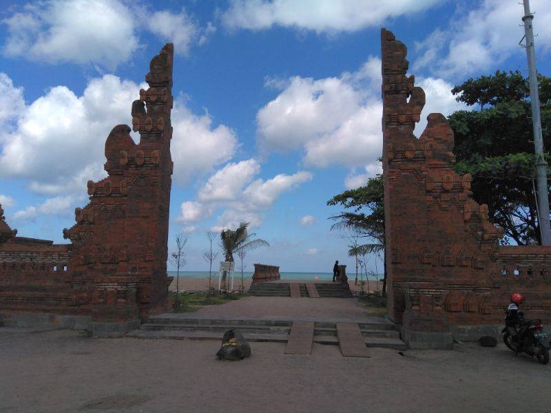 Pintu Masuk Pantai Seminyak