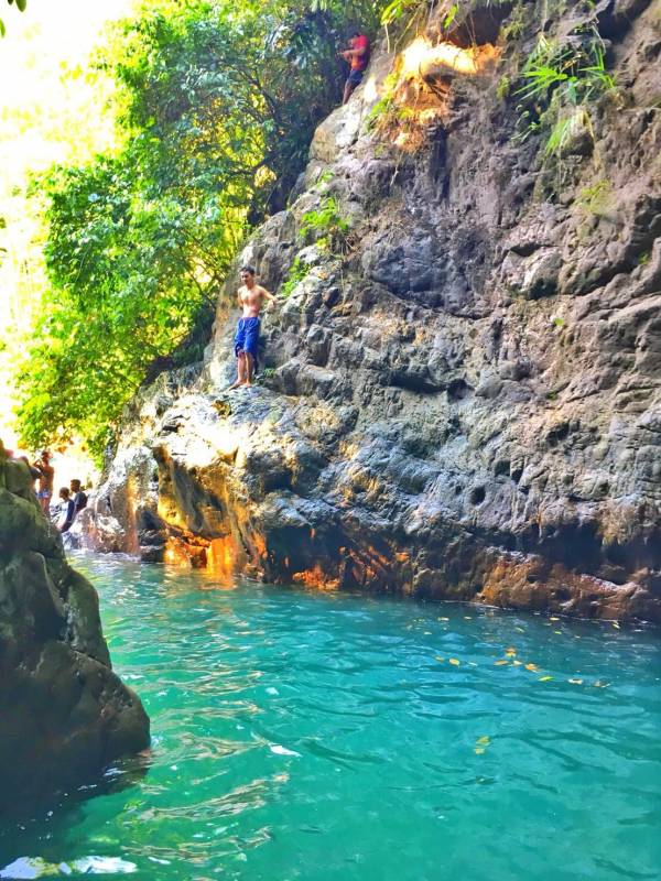 Tebing di Curug Leuwi Hejo by Google Maps