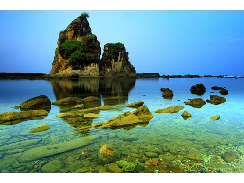 Tebing di Pantai Sawarna By Gmap