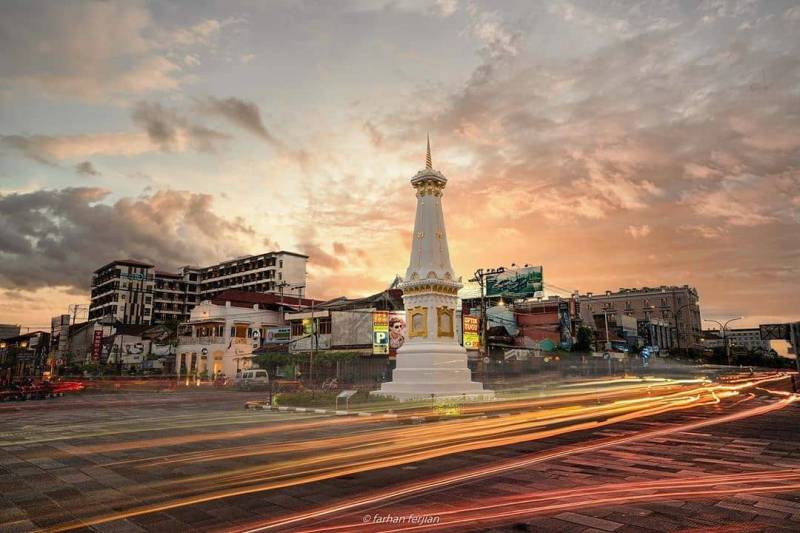 Tugu Jogja 2 1