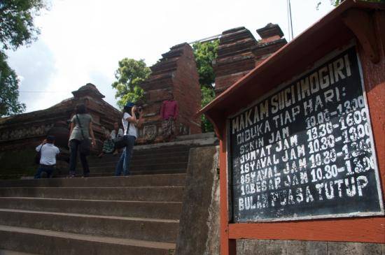 makam raja raja imogiri