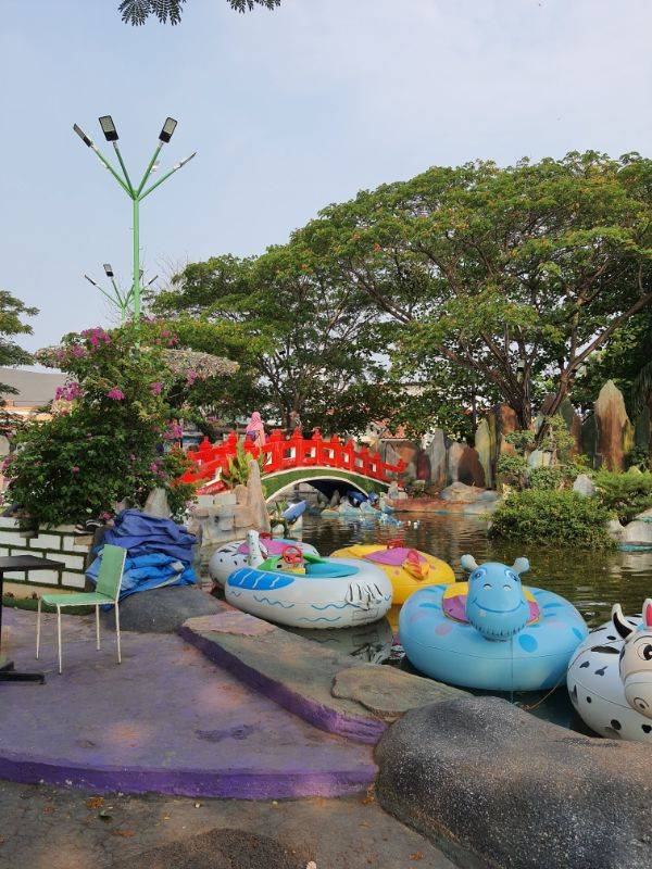 Kolam di Sekitar Tempat Wisata Danau Marakash Bekasi foto via gmap