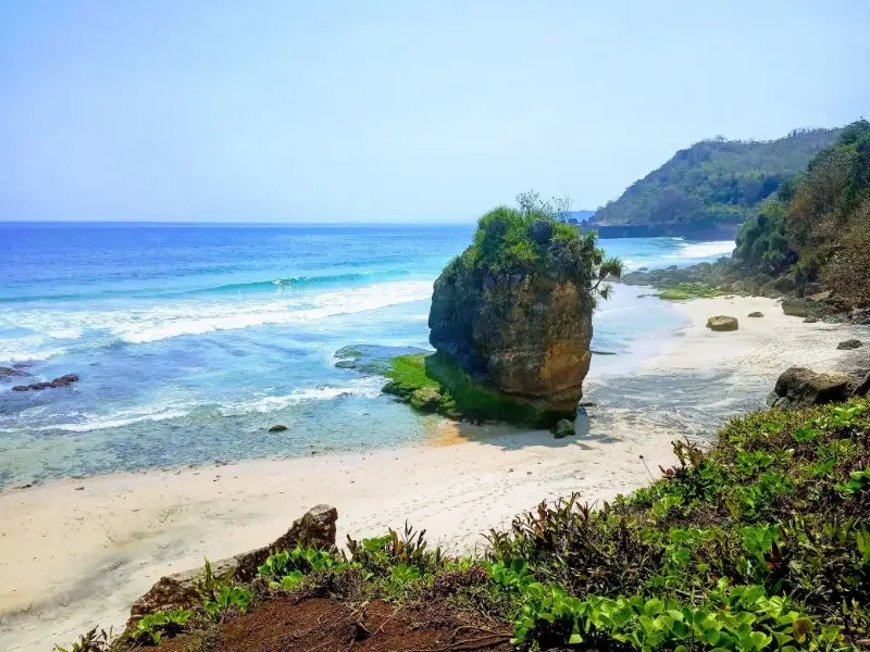 Pantai Lumbung Foto Via Gmap.