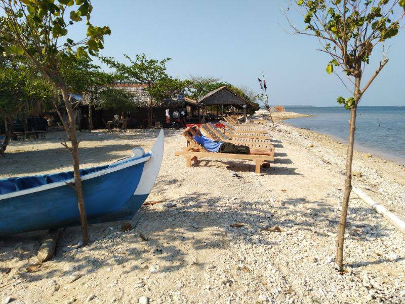 Pasir Putih Pantai Bandengan by Gmap