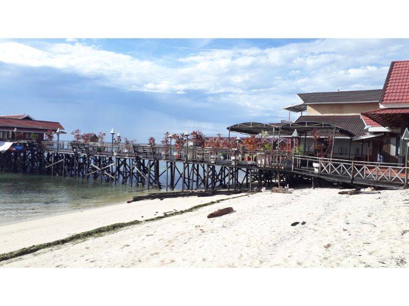 Pasir putih Pantai Derawan by Gmap