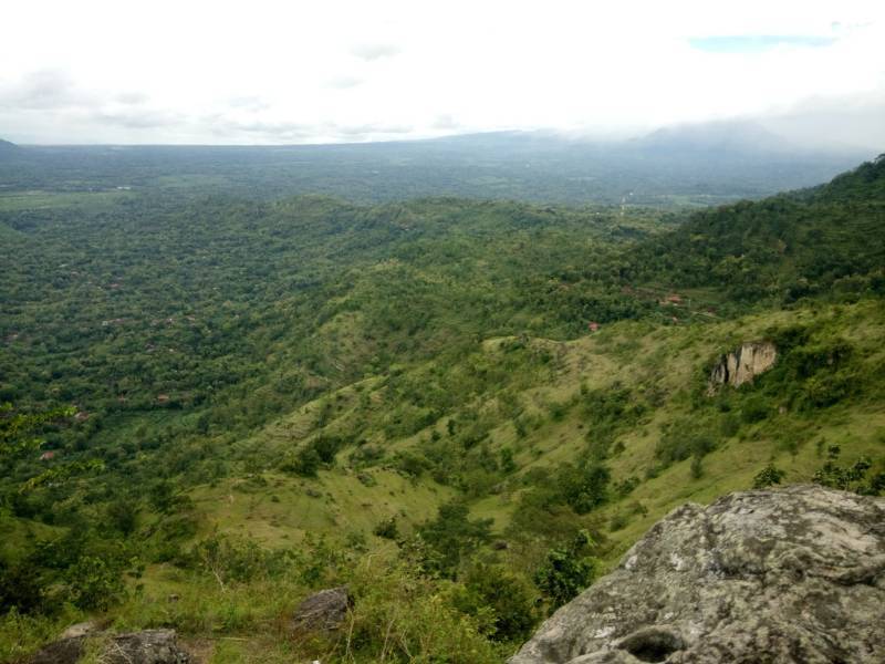 Pemandangan Bukit Cumbri Wonogiri by Gmap