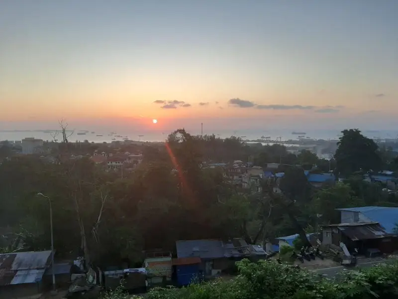 Pemandangan Senja di Bukit Senyum Batam by Gmap