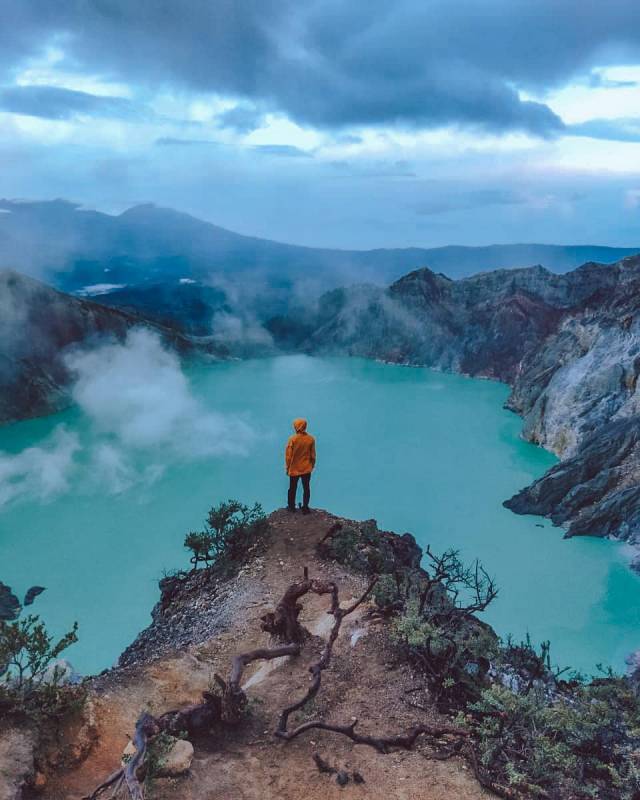 Kawah Ijen By @alfiyyahyoung