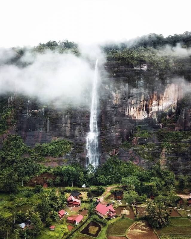 Lembah Harau By @ayodolan