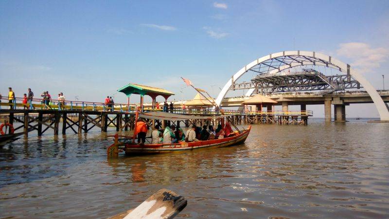 Wisata Pantai Kenjeran Lama