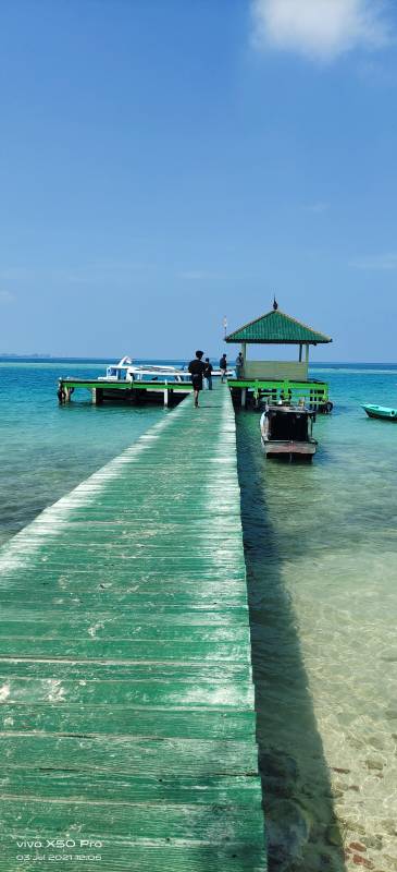 Dermaga Pulau Semak Daun