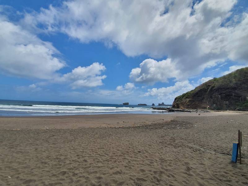 Pantai Watu Ulo Tempat Wisata Di Jember via Gmap