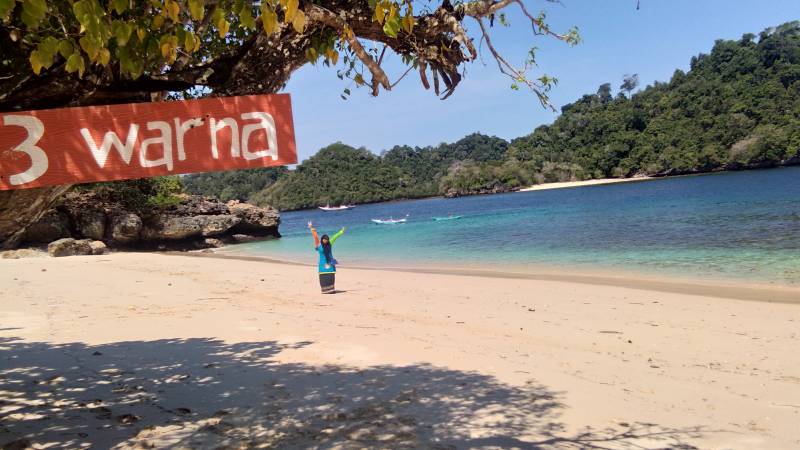 Pantai 3 Warna Malang