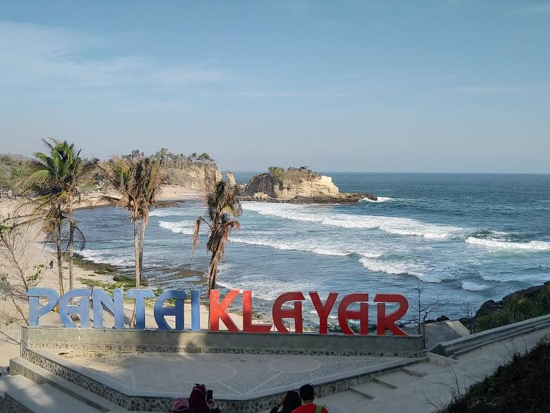 Pantai Klayar Pacitan