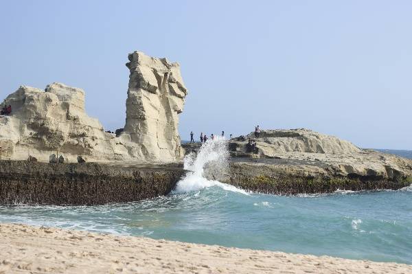 Tebing Karang di Pantai Klayar