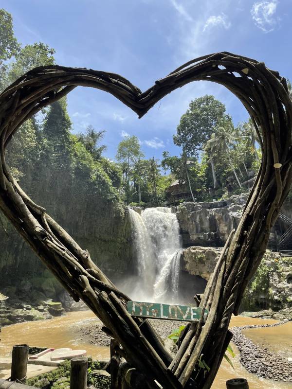 Spot Love Air Terjun Tegenungan Bali Via Gmap