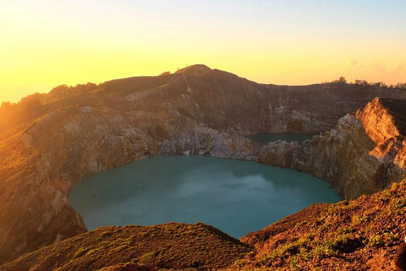 Senja di Danau Kelimutu