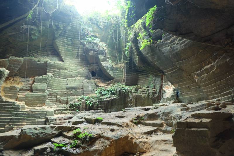 Keindahan Pahatan Bukit Arosbaya Bangkalan