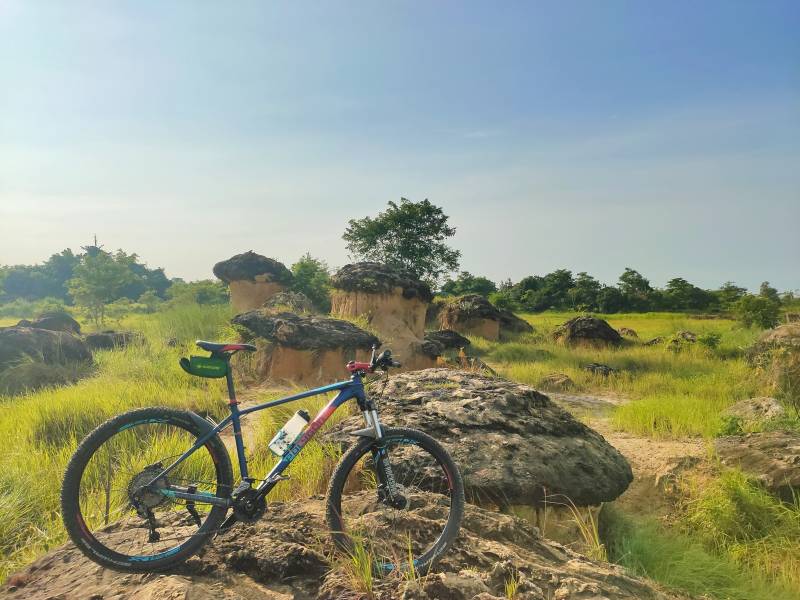 Bersepeda di Bukit Jamur Gresik