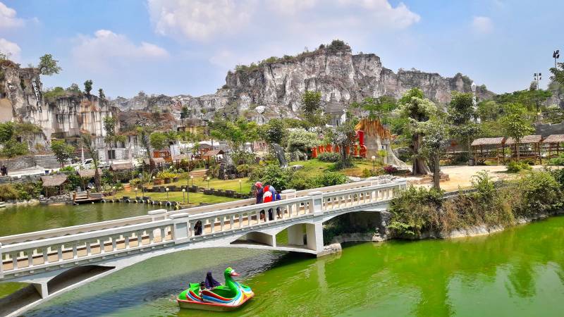 Pemandangan Bukit Kapur Sekapuk Gresik