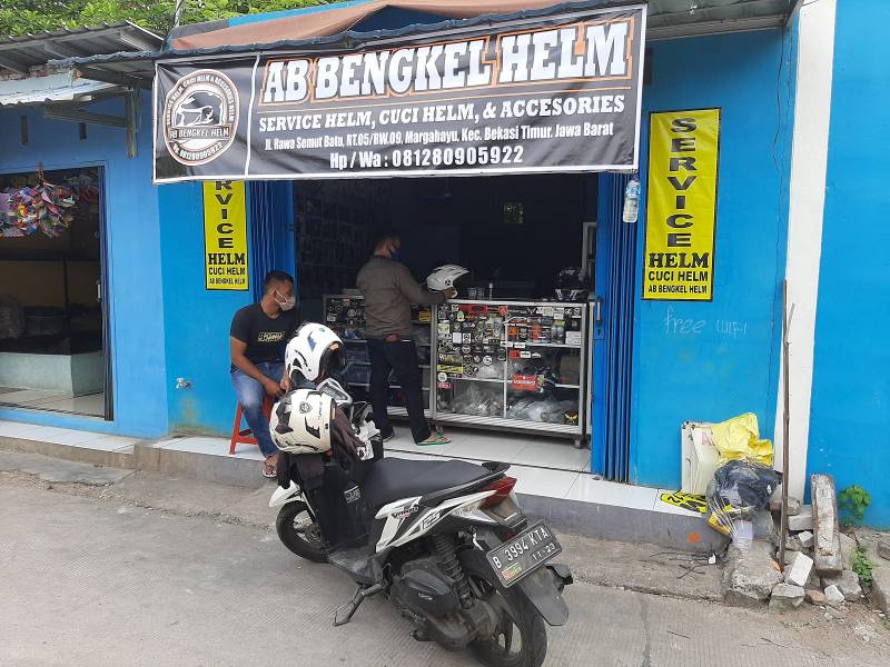 AB Bengkel Helm Cuci dan Service Helm