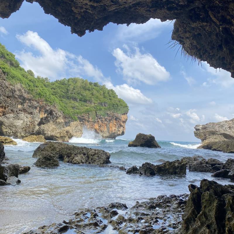 Karang di Pantai Wohkudu Foto By Erick Fernando 1