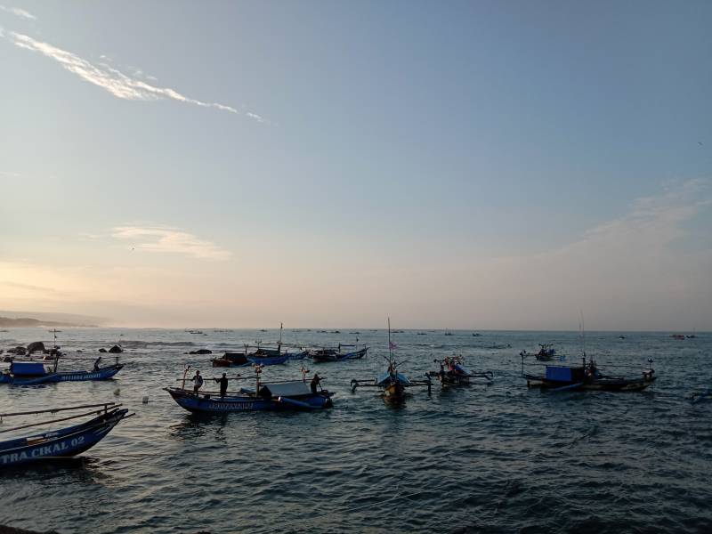 Perahu di Pantai Jayanti Foto By Asep Eri