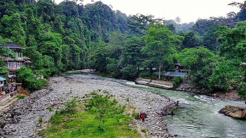 Sungai di Bukit Lawang Foto by Anggara Putra