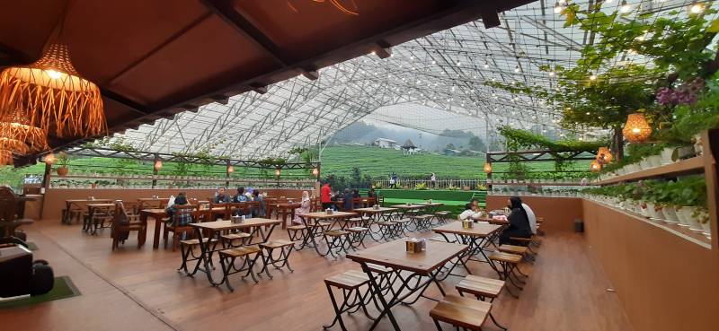 Cafe di Lembang Asstro Highlands Ciater