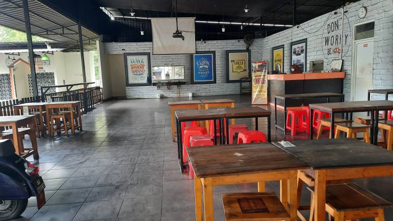 Cafe di Purwokerto WKWK Food and Drink min