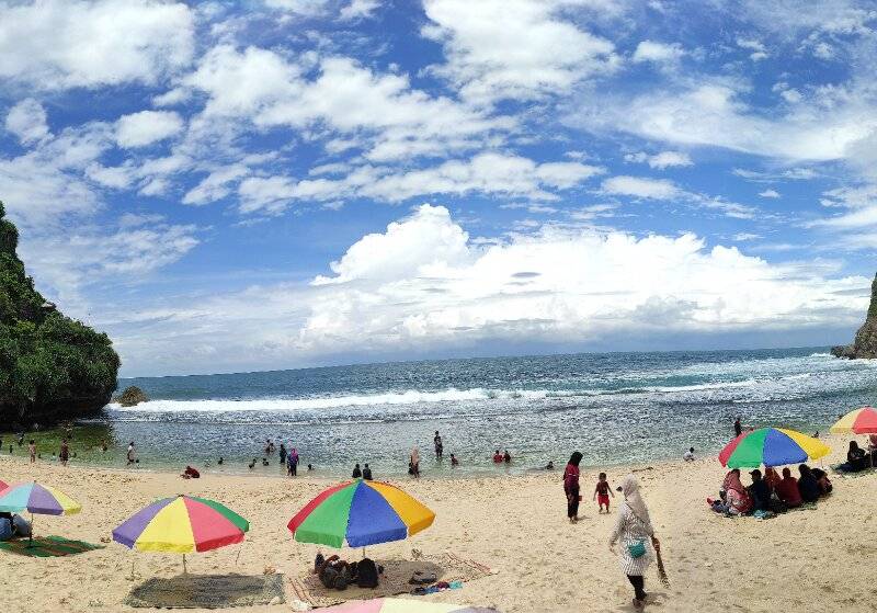 Hamparan Pantai Ngobaran