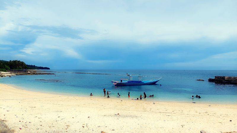 Keindahan Pantai Santai 1