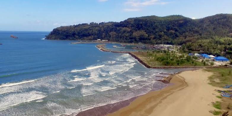 Keindahan Pantai Teleng Ria Pacitan Dari Perbukitan Panduanwisata Id