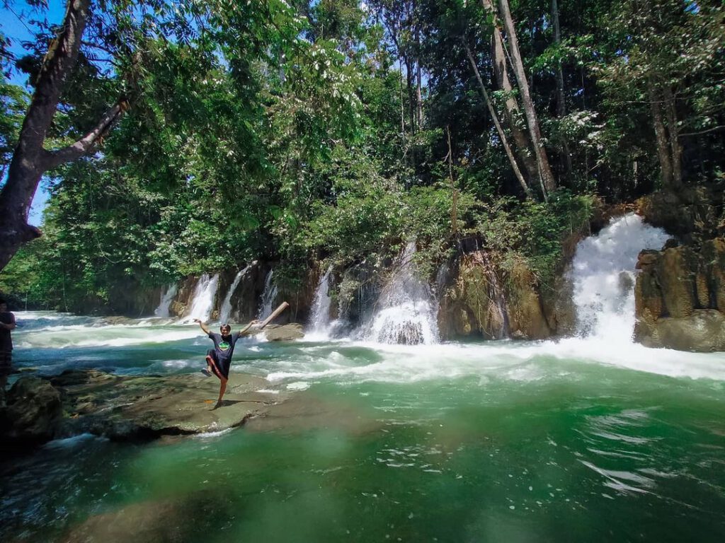 Keindahan Air Terjun Tetewa Kolaka Timur