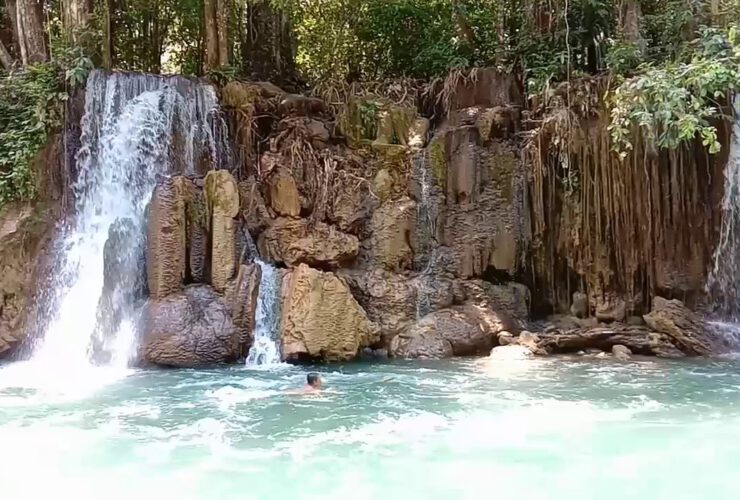 air terjun tetewa