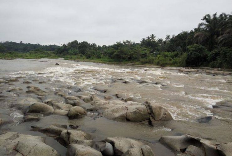 Bebatuan di Pantai Salju