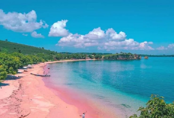 Pantai Pink @jelajahjejakkakiku