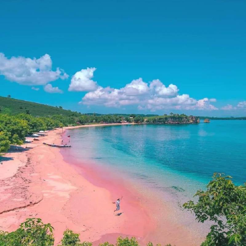 Pantai Pink @jelajahjejakkakiku