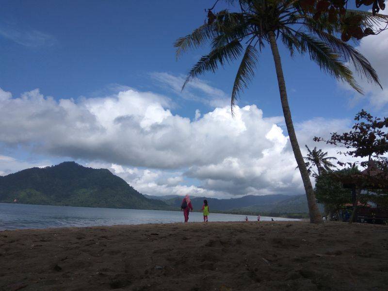 Pemandangan Pantai Prigi