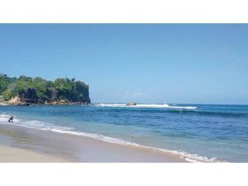 Pemandangan Pantai Tambakrejo Blitar by Gmap