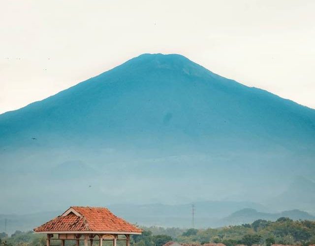 View Gunung Ciremai dari Majalengka by @ ufiq14