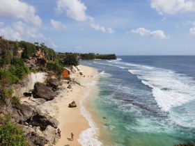 Indahnya Pemandangan Pantai Balangan by Gmap