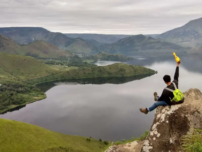 Pemandangan Danau Toba dari Atas Foto Via Gmap.