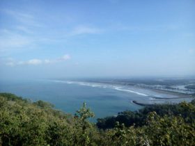 Pemandangan Pantai Ayah Logending by Gmap