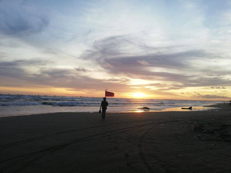 Senja di Pantai Bagedur by Gmap