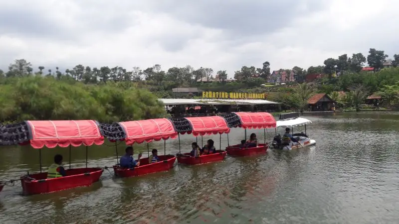 Wahana di Floating Market Lembang via Gmap